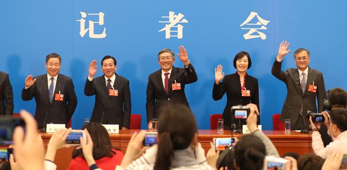 华尔街：5月18日财经早餐：全球多国PMI袭来，FED官员讲话频频，美油收复30关口，创两个月新高
